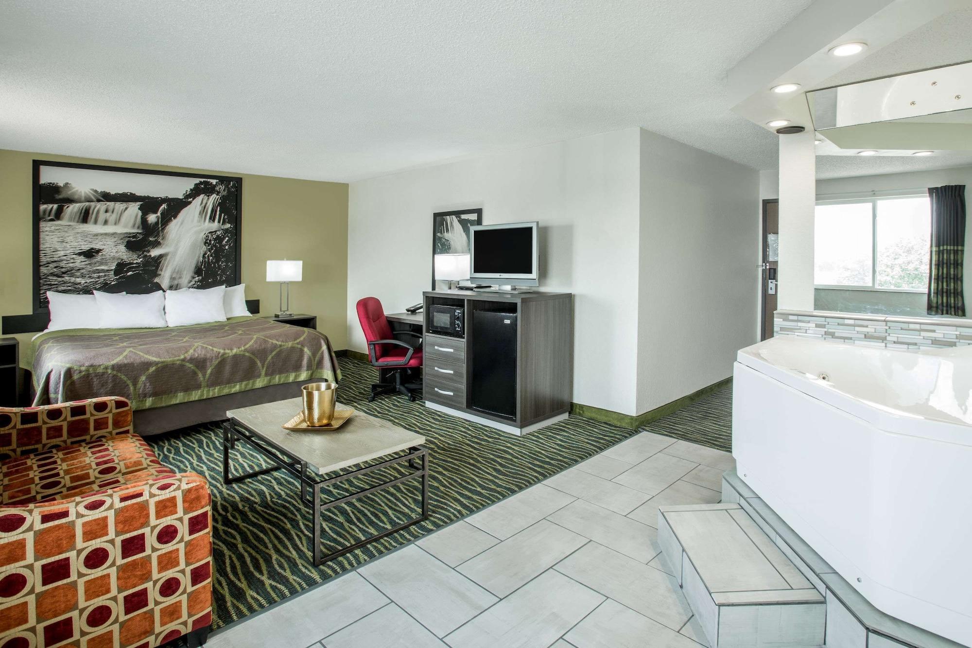 Super 8 By Wyndham Independence Kansas City Dış mekan fotoğraf