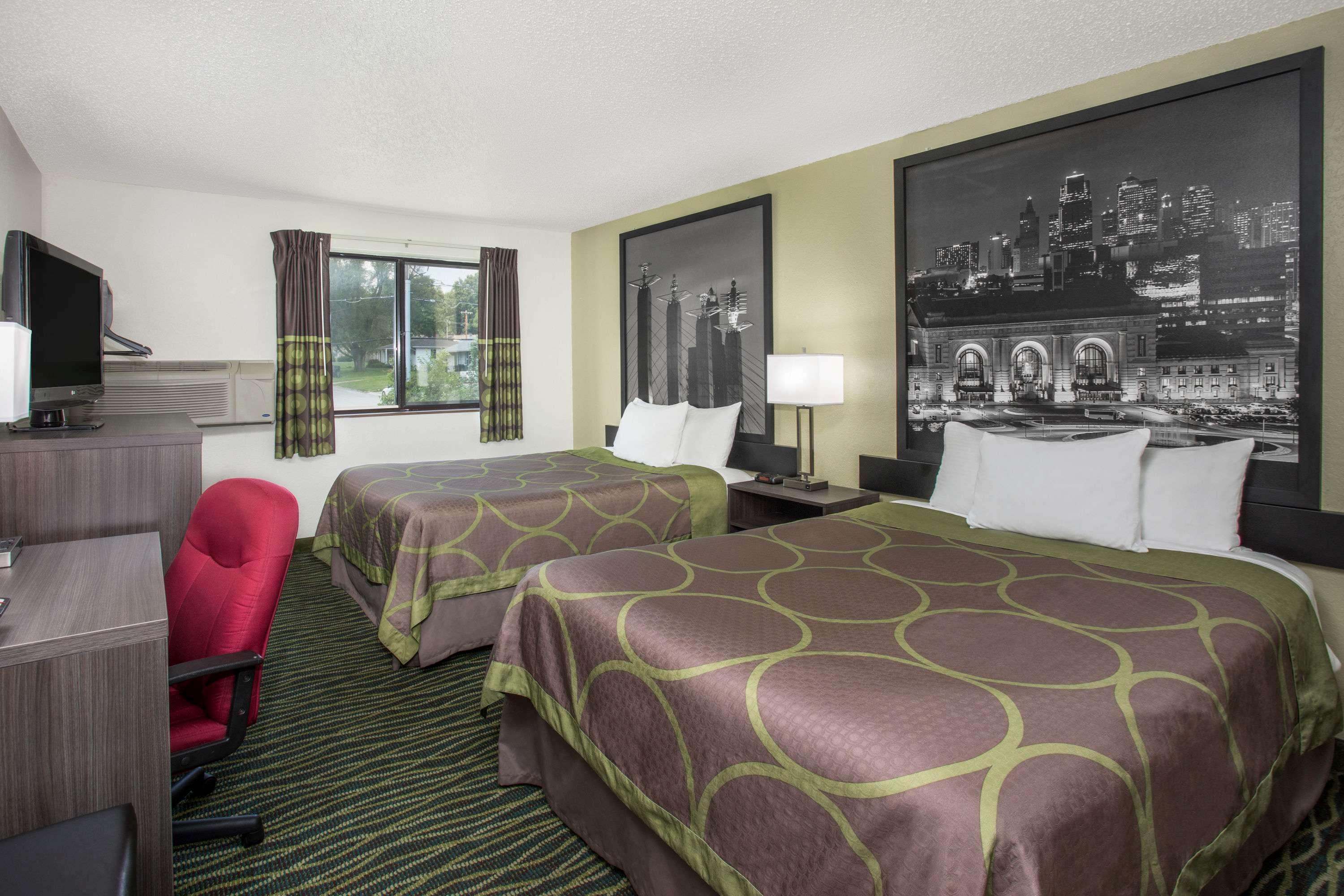 Super 8 By Wyndham Independence Kansas City Dış mekan fotoğraf